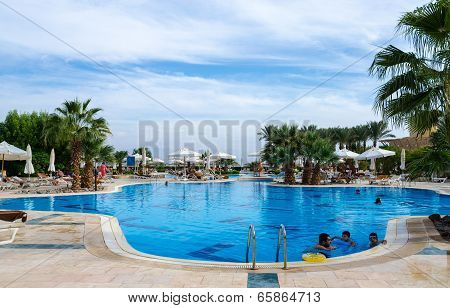Egypt, Intercontinental Taba Heights Resort 5 *. Relax By The Pool