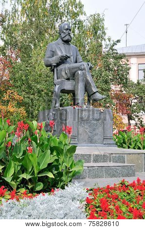 Monument to Alexander Butlerov, located in the center of Kazan, in the square named after Pushkin