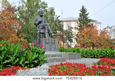 Monument to Alexander Butlerov, located in the center of Kazan, in the square named after Pushkin