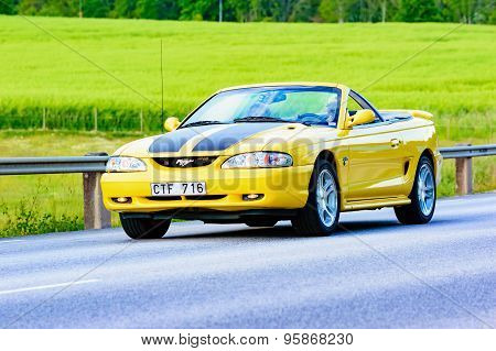 Ford Mustang Gt 1998 Yellow