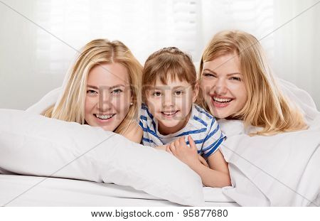 Mother her sister and son