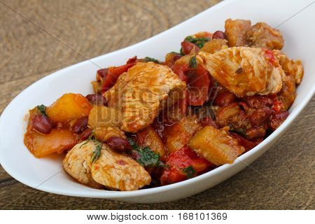 Turkey With Beans And Tomato