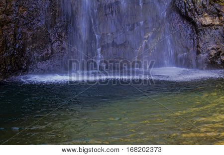 Waterfall that flows down from the cliff
