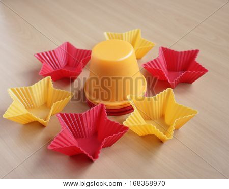 Form for baking cupcakes in the shape of a star