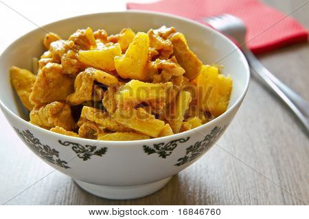Frango e ananás com Curry