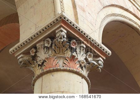 Column capital in the nave, built 11th century - Saint-Julien cathedral, Le Mans, France
