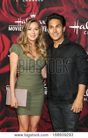 LOS ANGELES - JAN 14:  Alexa PenaVega, Carlos PenaVega at the Hallmark TCA Winter 2017 Party at Rose Parade Tournament House  on January 14, 2017 in Pasadena, CA