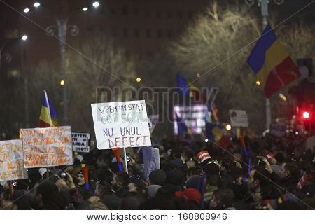 One Hundred Thousand Protest As Romania Relaxes Corruption Law
