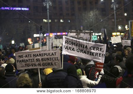 One Hundred Thousand Protest As Romania Relaxes Corruption Law