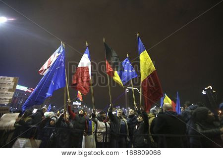One Hundred Thousand Protest As Romania Relaxes Corruption Law