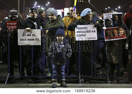 One Hundred Thousand Protest As Romania Relaxes Corruption Law