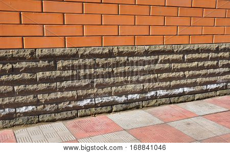 Efflorescence From Brick And Stone Masonry. Removing Salts. Efflorescence is a white powder that results when mineral salts in mortar are dissolved by water.