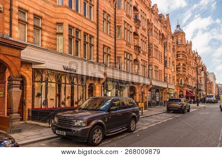 London. November 2018. A View Of The Affluent And Beautiful Buildings On Mount Street In Mayfair In 