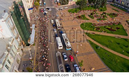 Vinnytsia, Ukraine - Jully 29, 2018: Annual All-ukrainian Cycle. A Group Of Bicycle Climbers Gathere
