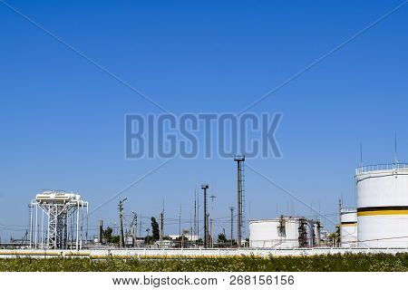 Tank The Vertical Steel. Capacities For Storage Of Oil, Gasoline, Kerosene, The Diesel And Other Liq