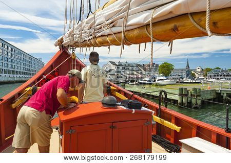 Salem, Ma Usa - June 11, 2017: Taking A Sail Around Salem Harbor. A Great Option For A Visit To Sale