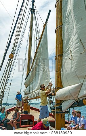 Salem, Ma Usa - June 11, 2017: Taking A Sail Around Salem Harbor. A Great Option For A Visit To Sale