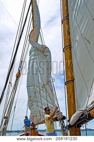 Salem, Ma Usa - June 11, 2017: Taking A Sail Around Salem Harbor. A Great Option For A Visit To Sale