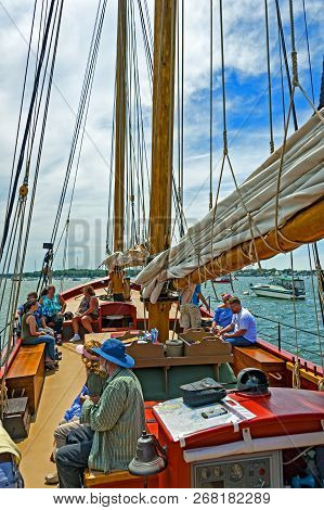 Salem, Ma Usa - June 11, 2017: Taking A Sail Around Salem Harbor. A Great Option For A Visit To Sale