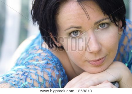 Bella ragazza naturale