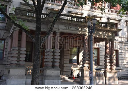 Portland, Oregon - Aug 21: City Hall In Portland, Oregon, Seen On Aug 21, 2018. The Italian Renaissa