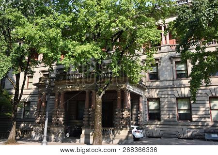 Portland, Oregon - Aug 21: City Hall In Portland, Oregon, Seen On Aug 21, 2018. The Italian Renaissa