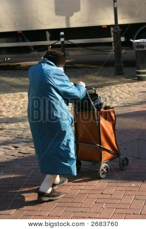 Anziani signora Shopping