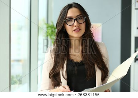 Adult Beautiful Happy Smile Fashion Businesswoman Customer Indian Busy Management Practice Vendor St