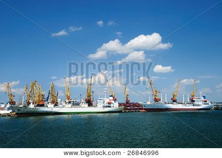 Port lager med containere og industrielle last