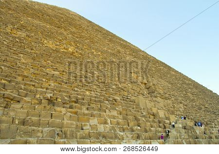 The Great Khufu Pyramid Of Giza - Cairo