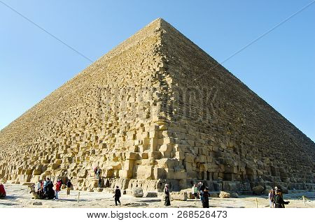 The Great Khufu Pyramid Of Giza - Cairo