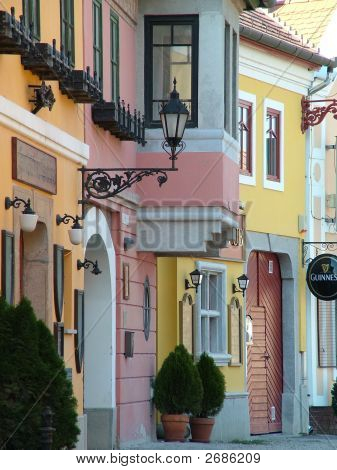 Красочные дома в Сентендре Венгрия