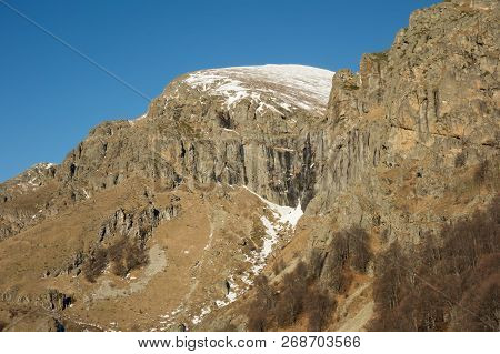 Raisko Praskalo Waterfall In Winter. Central Balkan National Park, Stara Planina Mountain, Bulgaria