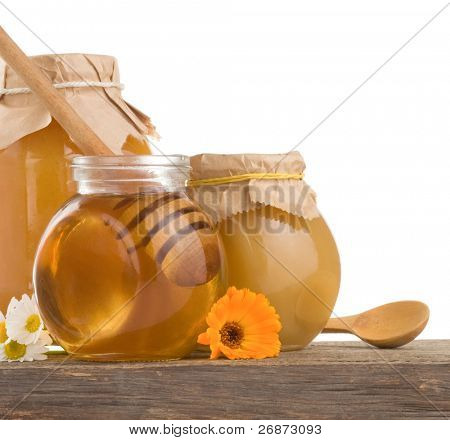 med v jar izolovaných na bílém pozadí