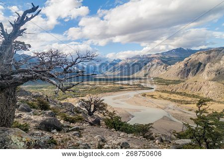 Rio De Las Vueltas River Valley In National Park Los Glaciares, Patagonia, Argentina