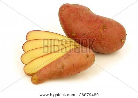 roseval doce batata e um corte de um em um fundo branco