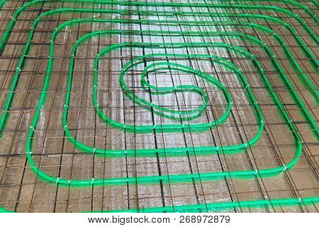 underfloor heating green pipeline installation
