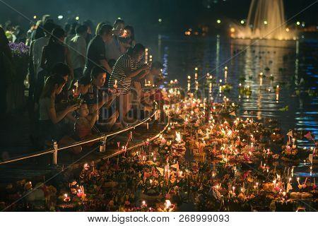 Benjakiti Park, Bangkok, Thailand - Nov 14,2016: Thai People Enjoy Loy Krathong Festival, Thai Tradi