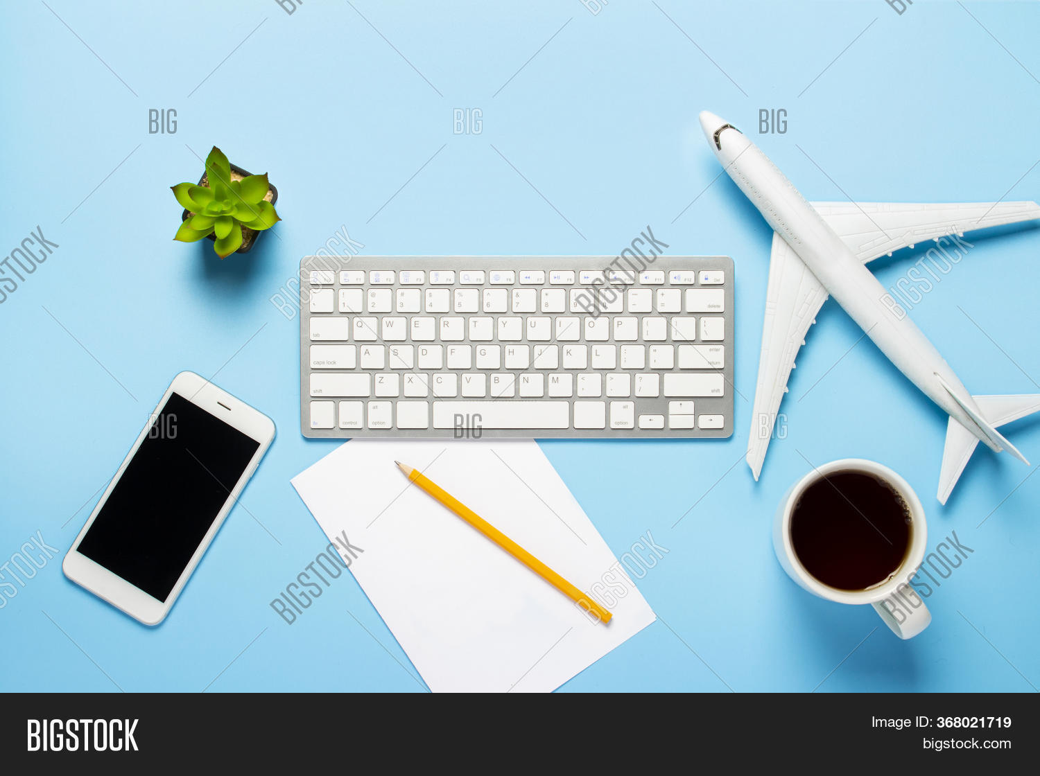 одноразовые бумажные стаканчики с самолетом. Airplane cup. Airplane cup. обои на телефон с самолетом в чашке. боинг в футболе.