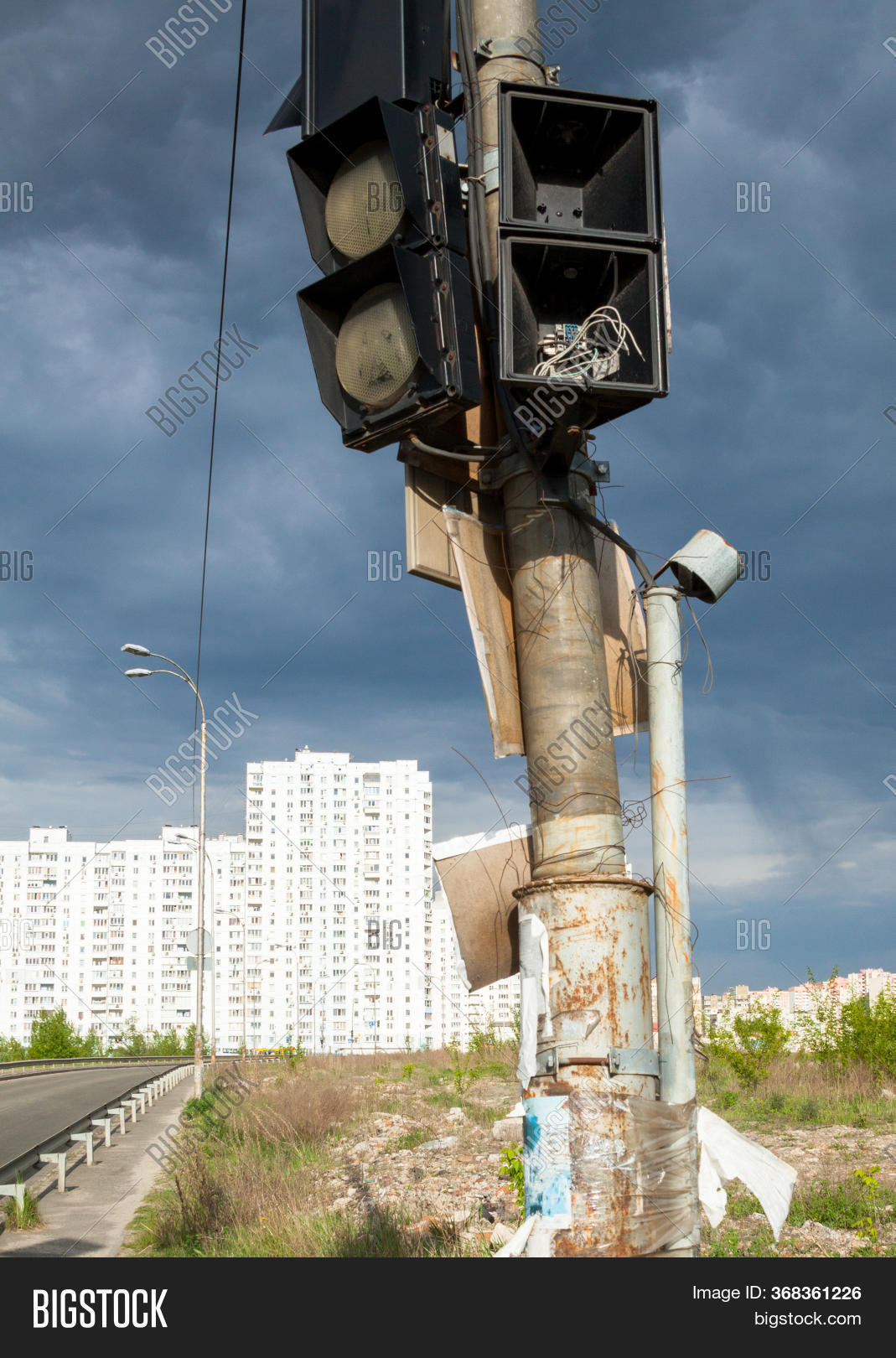 Broken Traffic Lights Image & Photo (Free Trial) Bigstock