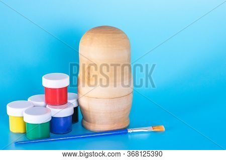Wooden Birch Blanks Of Russian Nesting Dolls For Coloring. Folk Art. Children's Crafts