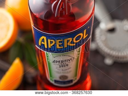 London, Uk - May 20, 2020: Bottle Of Aperol Aperitivo Summer Cocktail Drink With Oranges And Straine