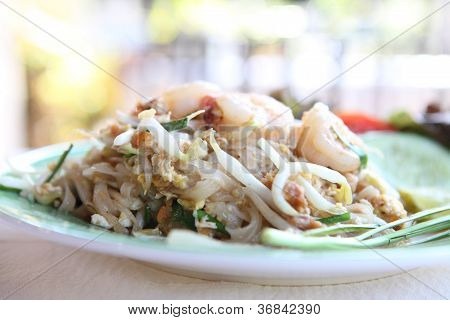 Cibo tailandese Padthai Fried noodles con gamberetti
