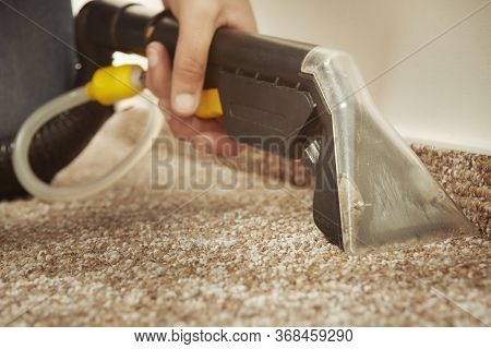 Detail Of Cleaning Deeply Carpet With Wet And Dry Cleaning Machine