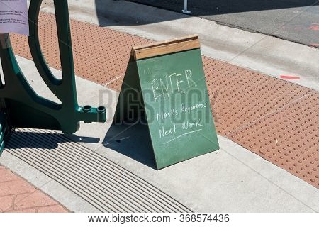 Poway Farmer Market With Social Distancing During Covid-19, Poway, California, Usa. April 18th, 2020