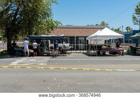 Poway Farmer Market With Social Distancing During Covid-19, Poway, California, Usa. April 18th, 2020