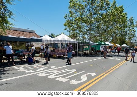 Poway Farmer Market With Social Distancing During Covid-19, Poway, California, Usa. April 18th, 2020