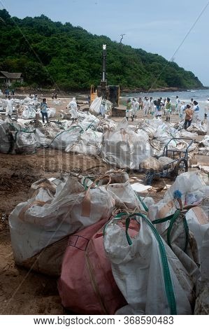 Rayong,thailand-february 8,2013 :  Large Sacks Or Plastic Bags Containing Sand That Contains Contami