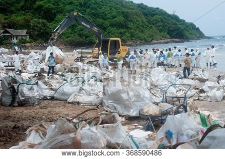 Rayong,thailand-february 8,2013 :  Large Sacks Or Plastic Bags Containing Sand That Contains Contami