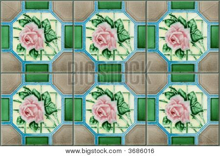 antikes Nyonya Fliesen mit rosa Rosen